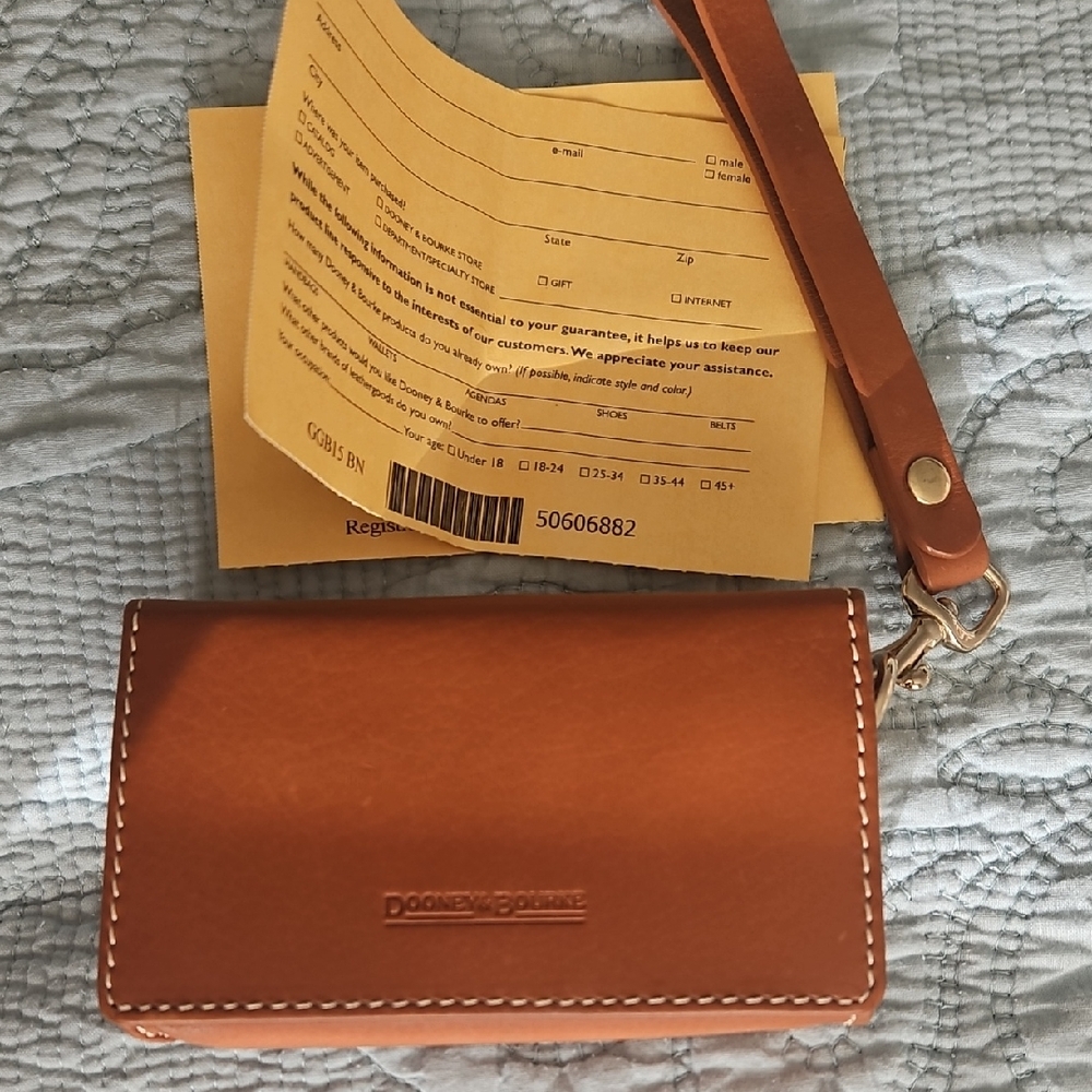 NWT! Dooney & Bourke Brown Florentine Leather Wristlet Wallet Magnet Card Case